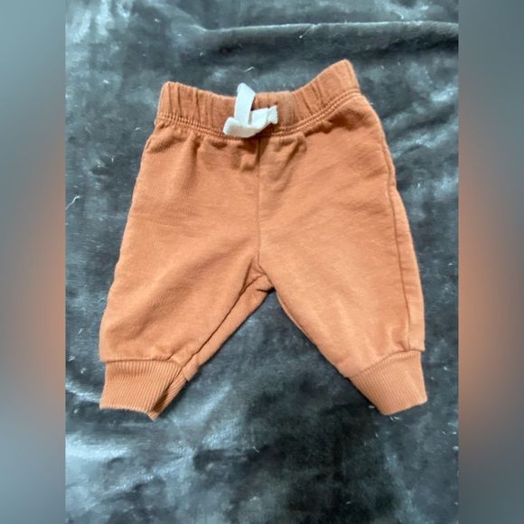 Newborn Bundle - Variety of items - Picture 2 of 10